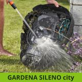 Reinigung des SILENO city mit einem Gartenschlauch