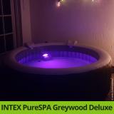 Violett beleuchteter INTEX Whirlpool